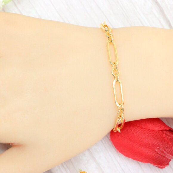 "Trendy Handmade Bracelet – A Thoughtful Gift for Girls & Women | UNVRC1530 - Picture 9 of 10